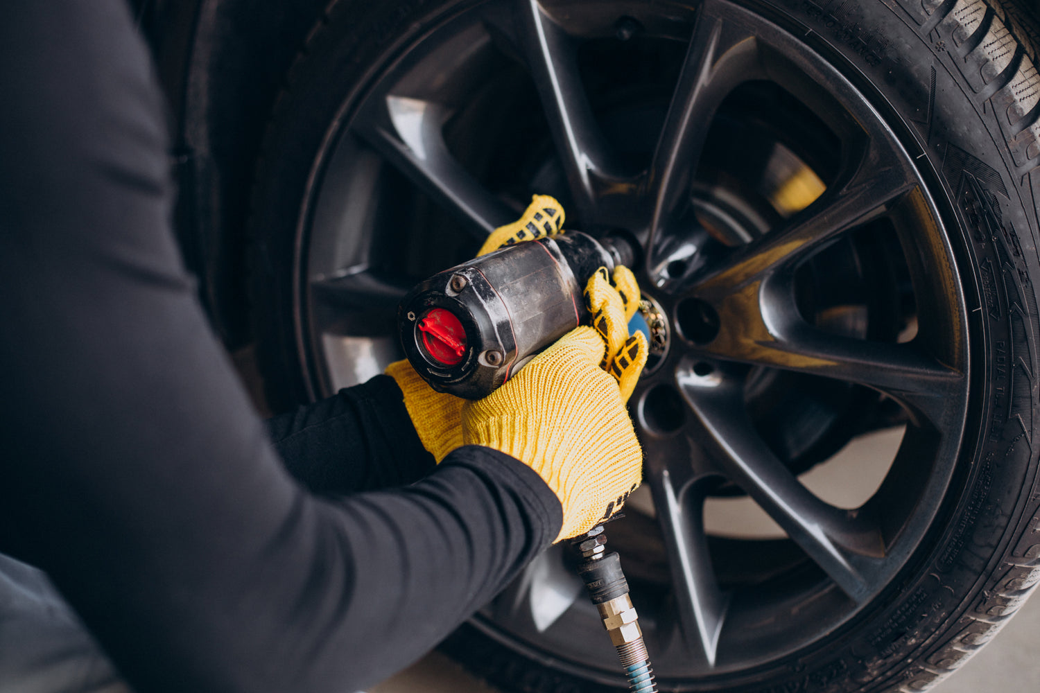 tyre technician, fitting tyres nz