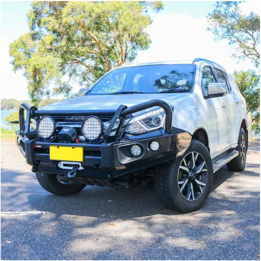 White SUV with black elite bullbar and synthetic winch rope mounted on front grille